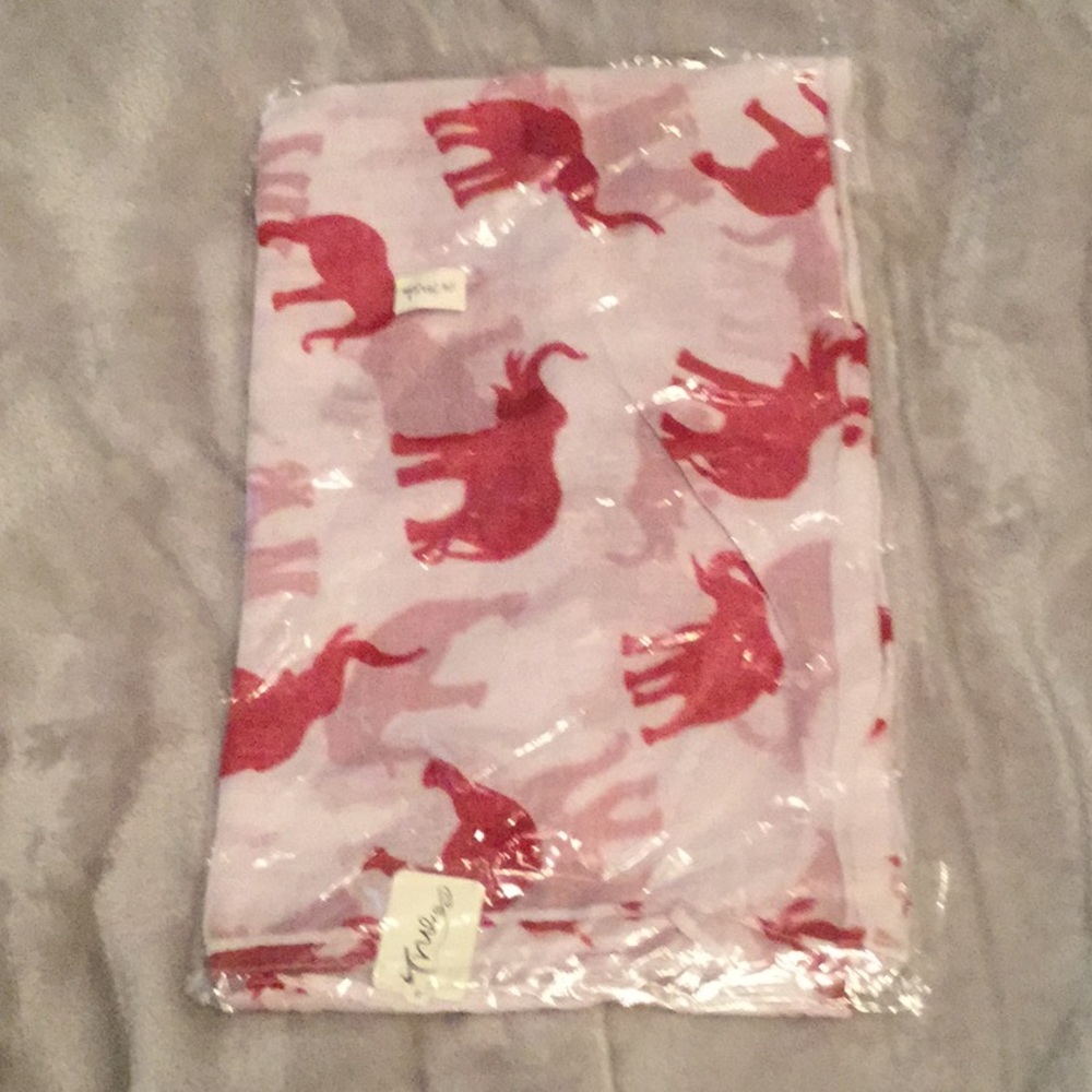 Elephant scarf